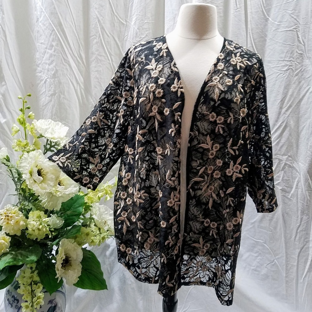 NWT Stunning Embroidered Paisley Overpiece Jacket